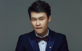 小沈龙脱口秀小草段子，播放小沈龙脱口秀